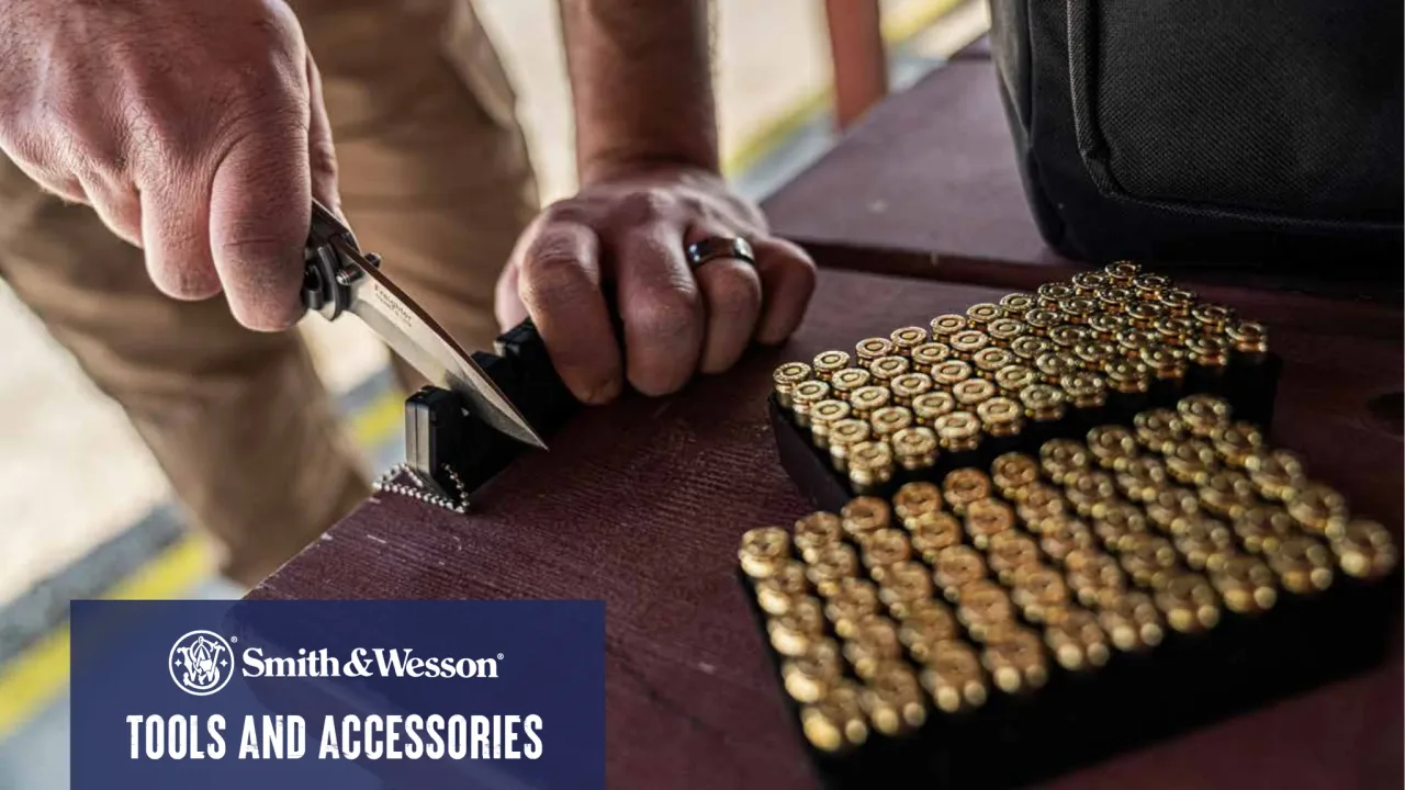 Página 135 de Smith & Wesson · Cuchillería 2024
